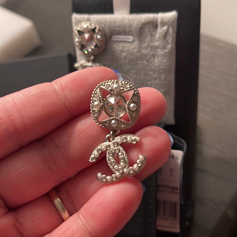❌ SOLD ❌ CHANEL earrings - Picture 6 of 7